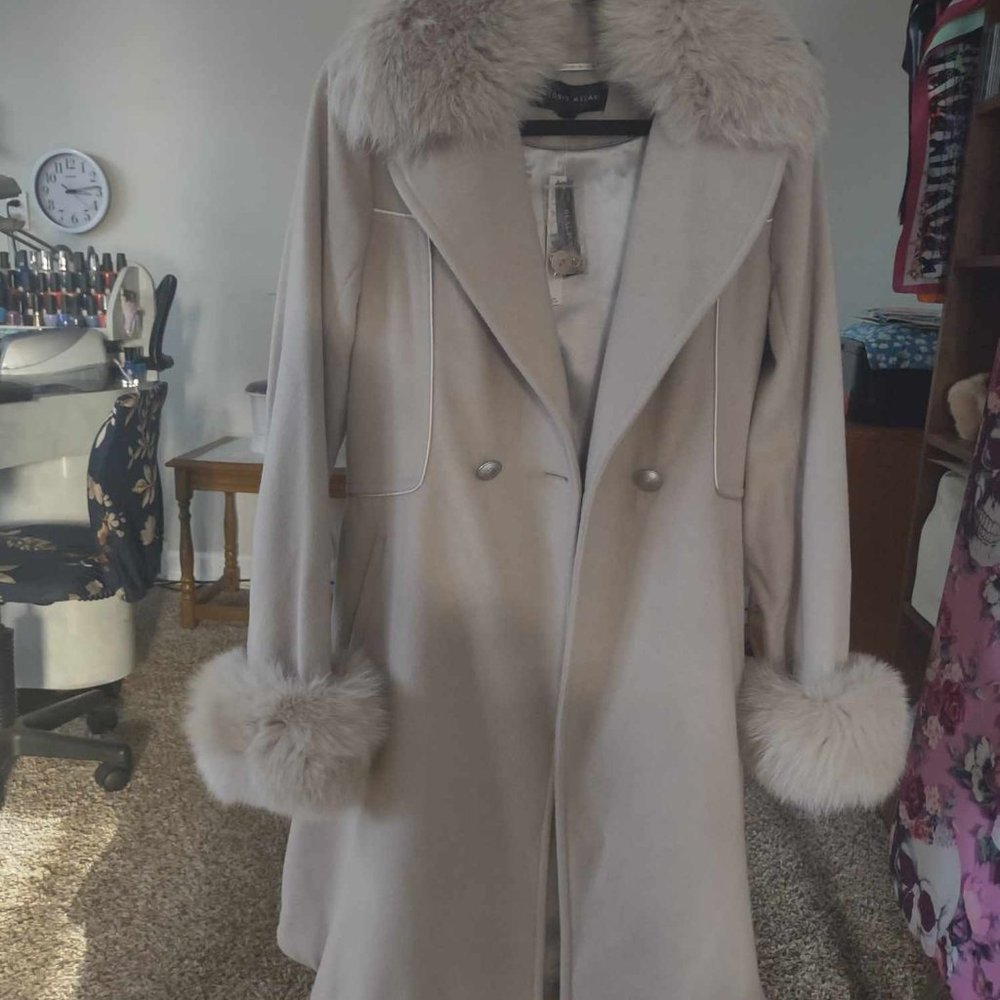 Antonio Melani FurCoat New with tags - Picture 3 of 6